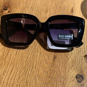 Steve Madden Glossy Black Square Sunglasses